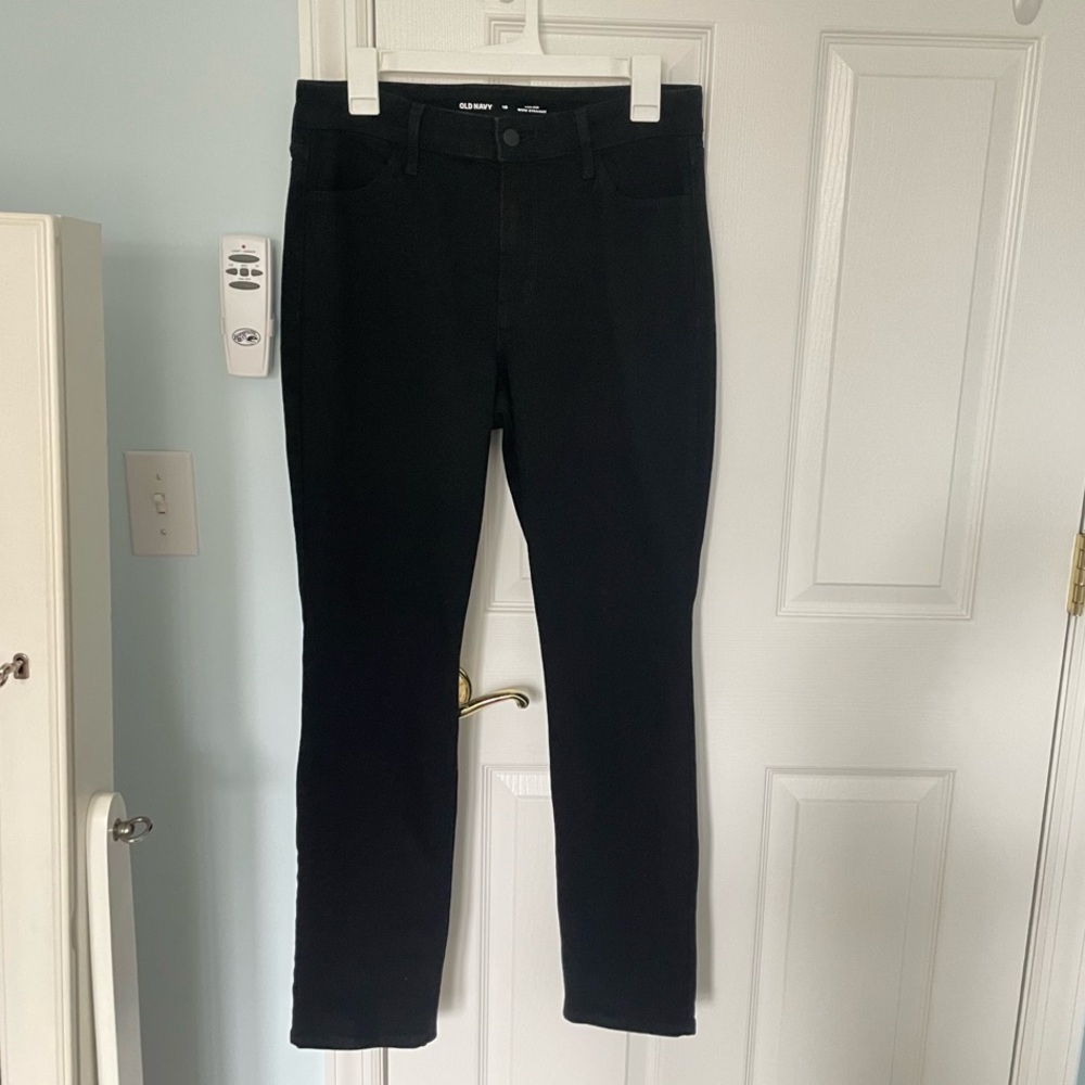 Old Navy High Rise Wow Straight Black Jeans